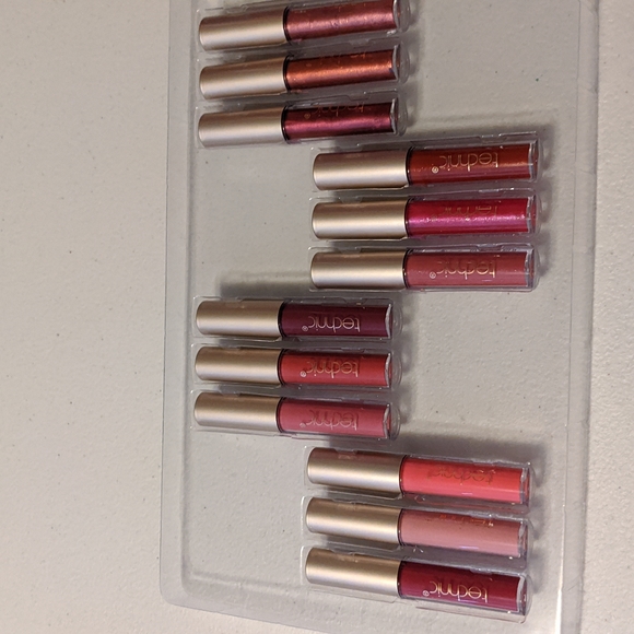 Makeup bundle - Picture 2 of 5